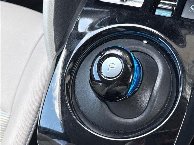 Nissan LEAF 2018 8286131-4