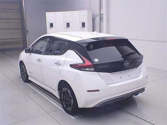 Nissan LEAF 2022 8286182-1