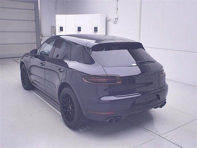 Porsche MACAN 2017 8288562-1