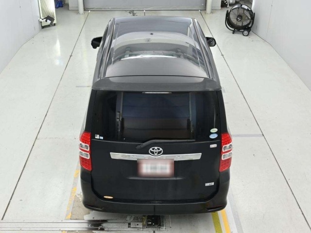 Toyota NOAH 2011 8275590-8