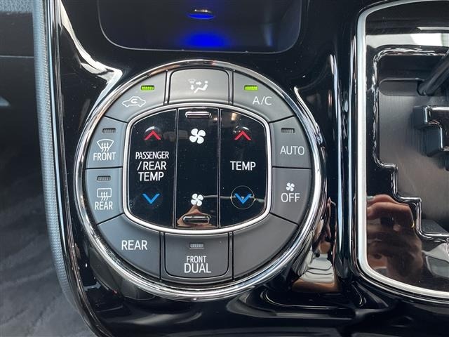 Toyota NOAH 2020 8276638-6
