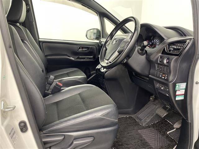 Toyota NOAH 2018 8276645-2