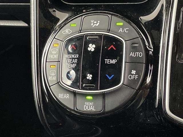 Toyota NOAH 2018 8276645-21