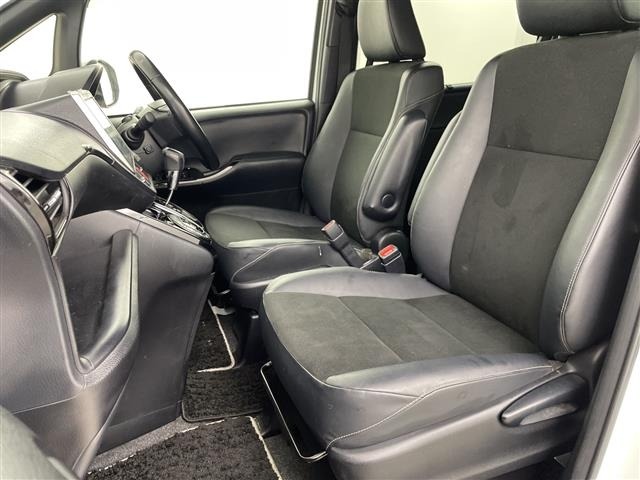 Toyota NOAH 2018 8276645-6