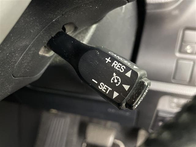 Toyota NOAH 2018 8276645-9