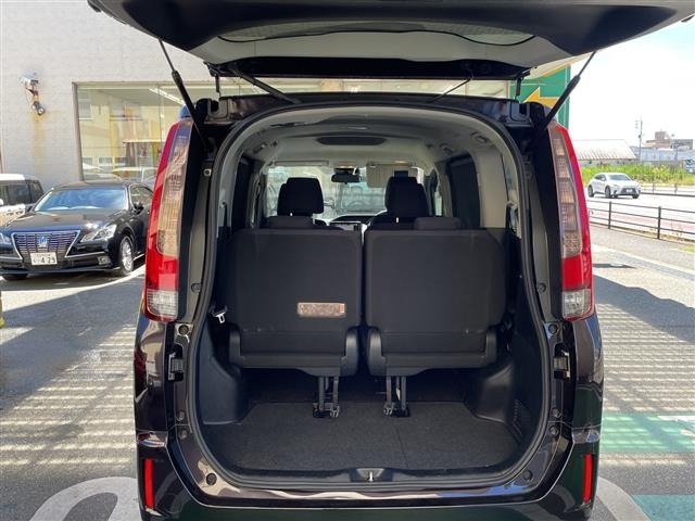 Toyota NOAH 2016 8276660-9