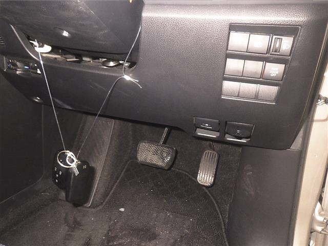 Toyota NOAH 2023 8277337-8