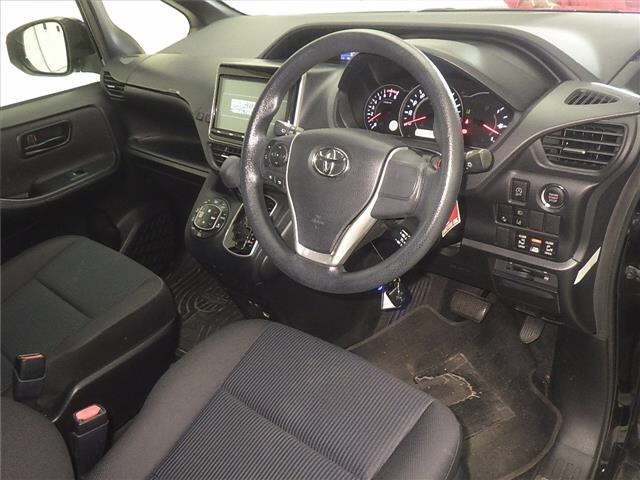 Toyota NOAH 2017 8277346-3