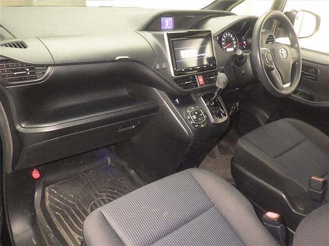 Toyota NOAH 2017 8277346-4
