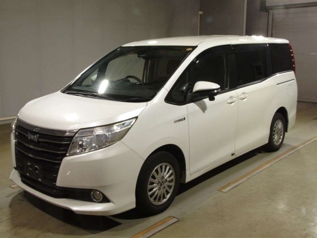 Toyota NOAH 2016 8277701-0