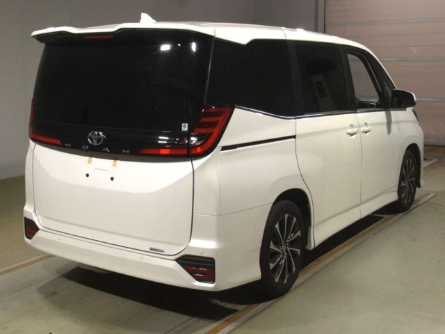 Toyota NOAH 2023 8277704-1