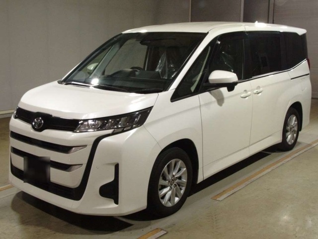 Toyota NOAH 2023 8277712-0