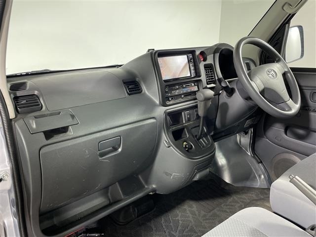 Toyota PIXIS VAN 2017 8293402-8