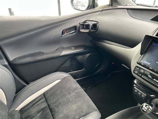 Toyota PRIUS PHV 2018 8273265-6