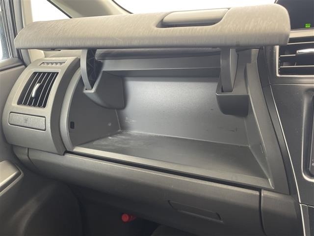 Toyota PRIUS 2011 8293406-2