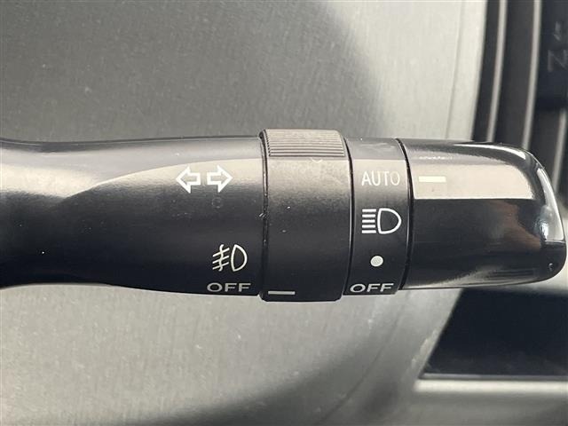 Toyota PRIUS 2011 8293406-8