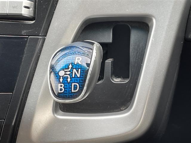 Toyota PRIUS 2013 8293410-2
