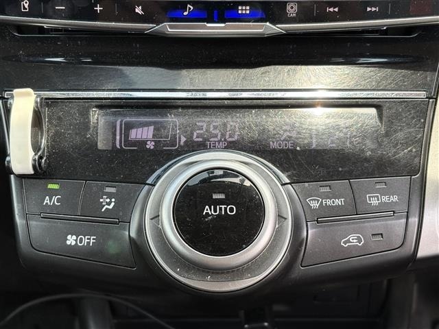 Toyota PRIUS 2016 8293412-13