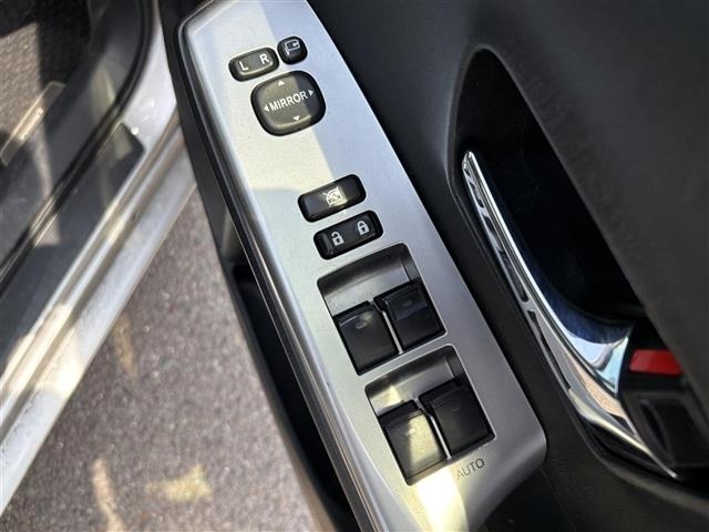 Toyota PRIUS 2016 8293412-4