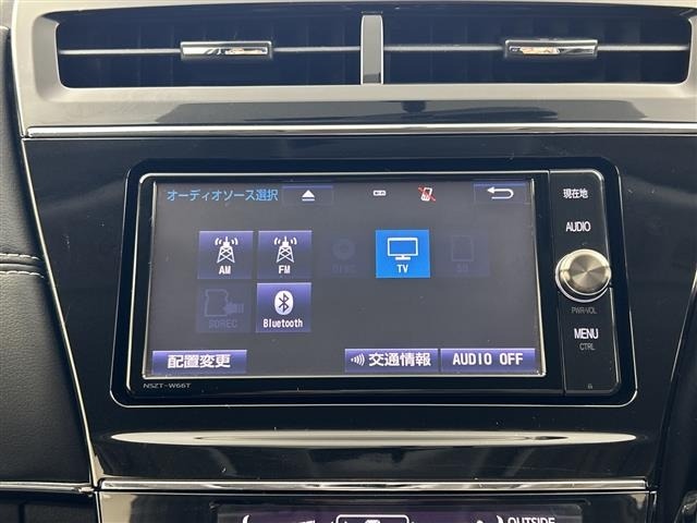 Toyota PRIUS 2016 8293415-17