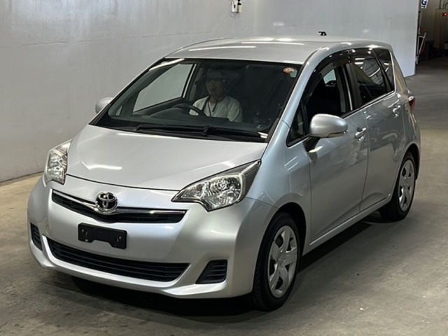 Toyota RACTIS 2013 8293685-0
