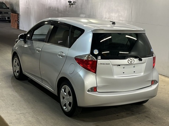 Toyota RACTIS 2013 8293685-1