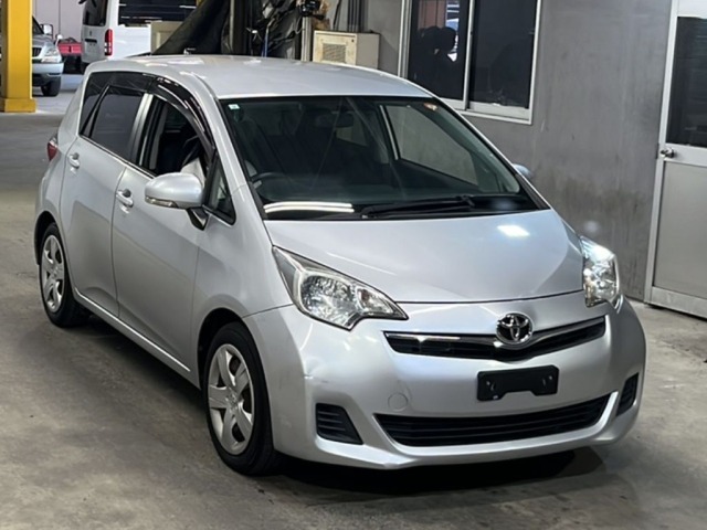 Toyota RACTIS 2013 8293685-4