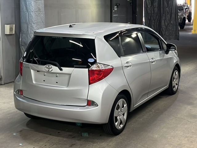 Toyota RACTIS 2013 8293685-5