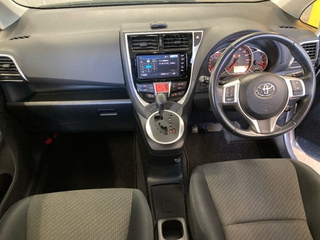 Toyota RACTIS 2015 8293687-3