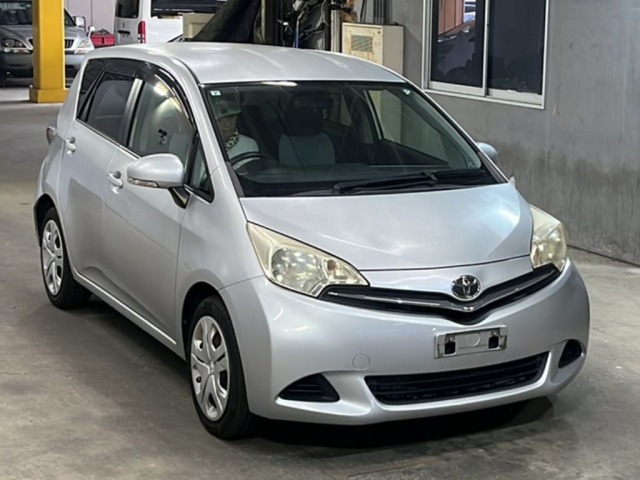 Toyota RACTIS 2011 8293688-4