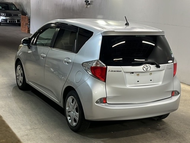 Toyota RACTIS 2013 8293689-1