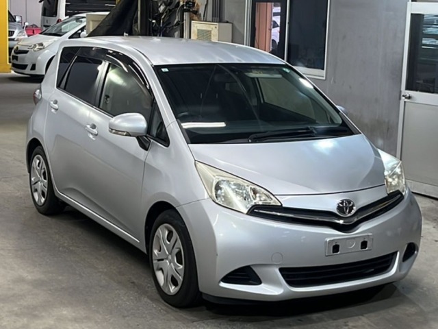 Toyota RACTIS 2013 8293689-4