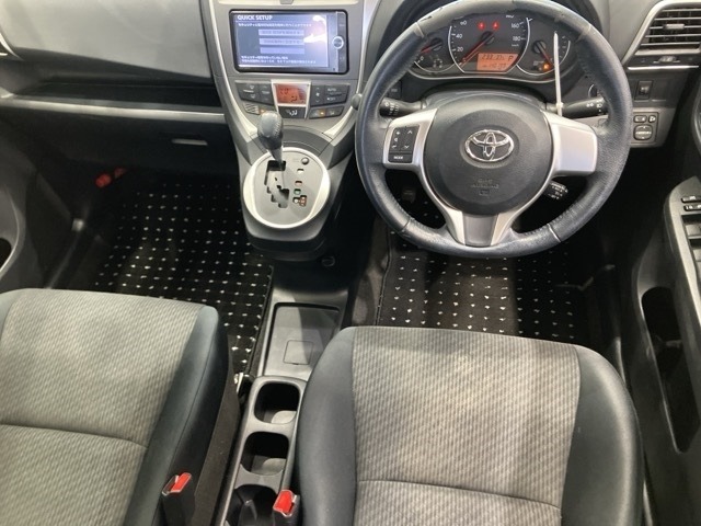 Toyota RACTIS 2014 8293703-4