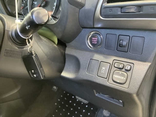 Toyota RACTIS 2014 8293703-6
