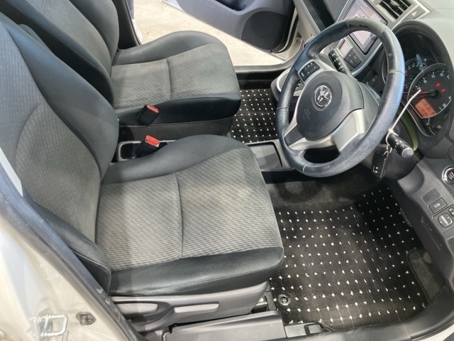 Toyota RACTIS 2014 8293703-8