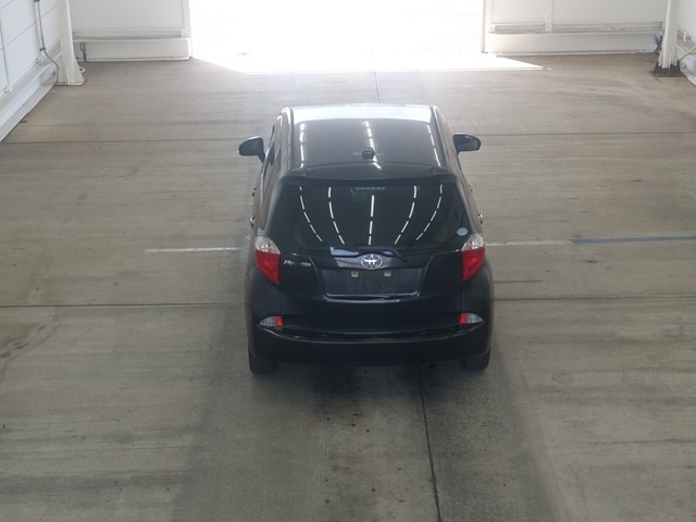 Toyota RACTIS 2013 8293712-3