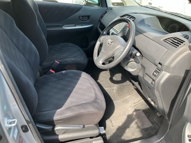 Toyota RACTIS 2006 8293732-5