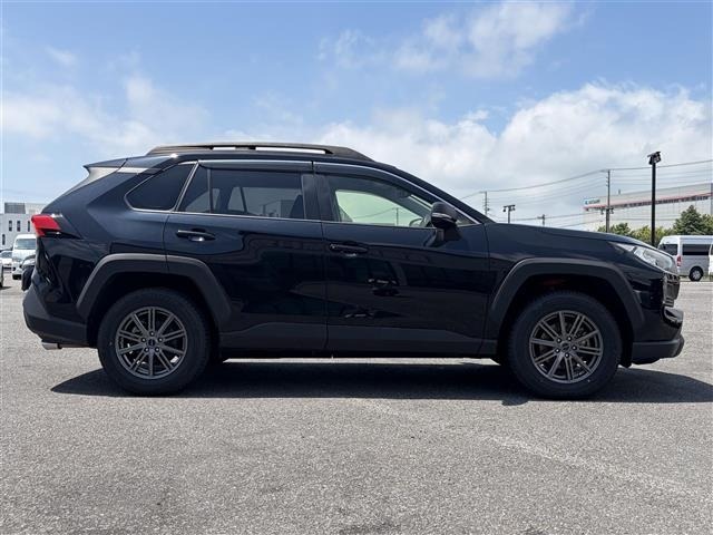 Toyota RAV4 2023 8293202-17