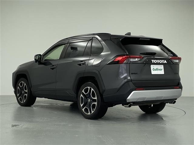 Toyota RAV4 2020 8293212-13