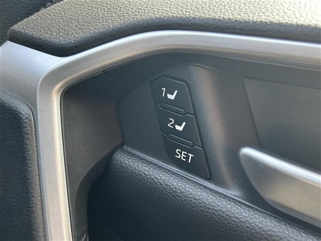 Toyota RAV4 2019 8293217-11