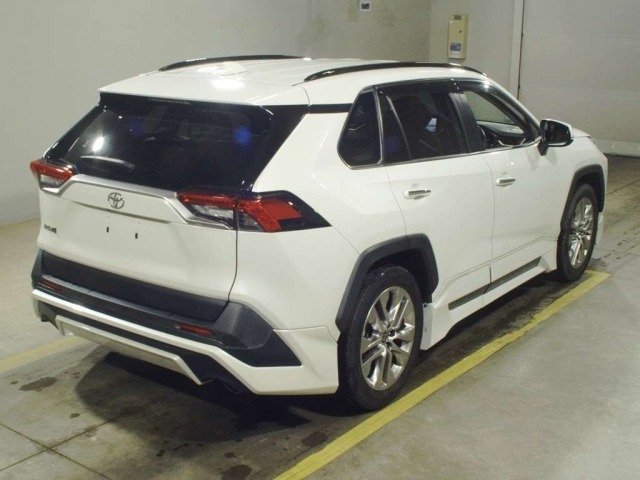 Toyota RAV4 2021 8293221-1