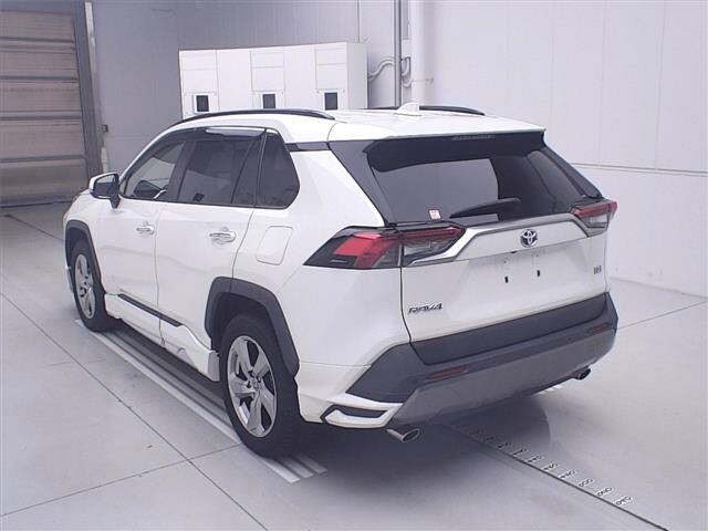 Toyota RAV4 2021 8293226-1