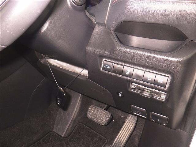 Toyota RAV4 2021 8293227-8