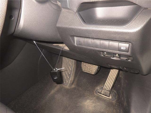 Toyota RAV4 2023 8293228-8