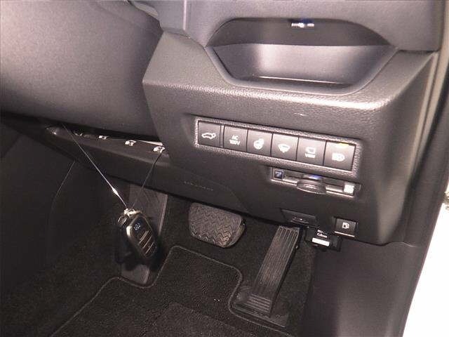 Toyota RAV4 2021 8293229-8