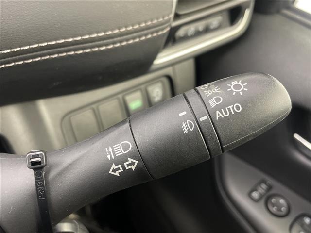 Nissan SERENA 2018 8276639-11