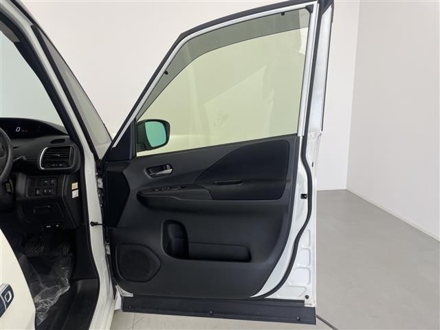 Nissan SERENA 2018 8276639-6