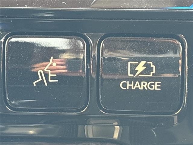 Nissan SERENA 2018 8277386-3