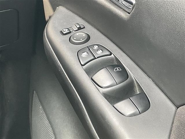 Nissan SERENA 2017 8277582-2