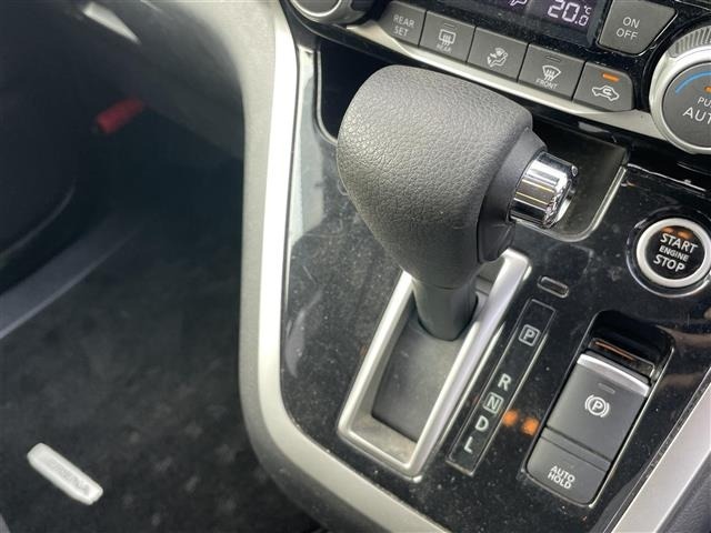 Nissan SERENA 2017 8277582-7